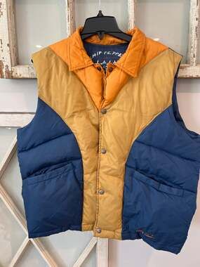 Vintage Chip & Pepper size large mens down vest